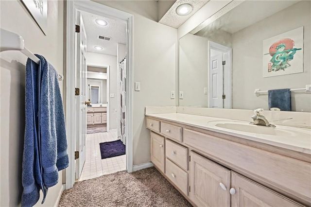 5529 Sleepy Hollow Drive, Parkville, MO 64152