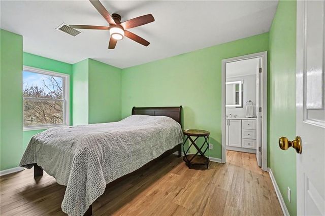 5529 Sleepy Hollow Drive, Parkville, MO 64152