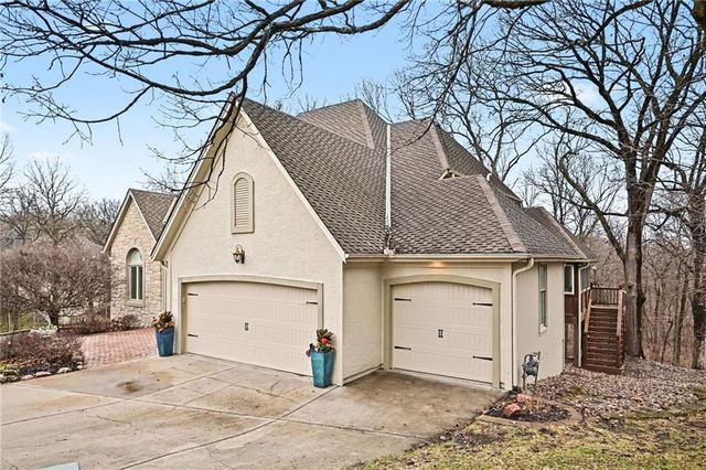 5529 Sleepy Hollow Drive, Parkville, MO 64152