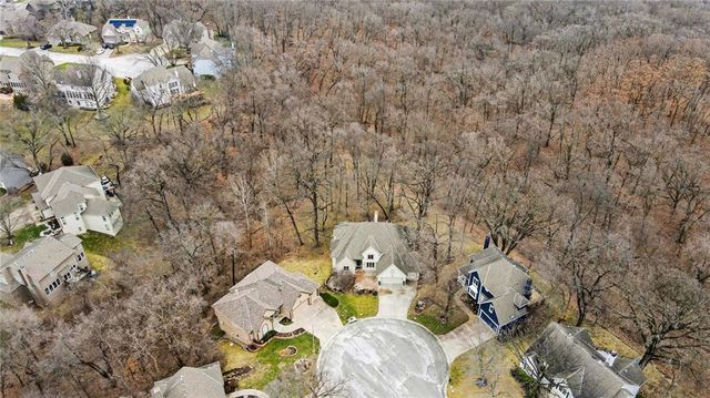 5529 Sleepy Hollow Drive, Parkville, MO 64152