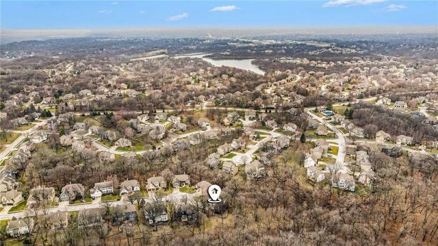 5529 Sleepy Hollow Drive, Parkville, MO 64152