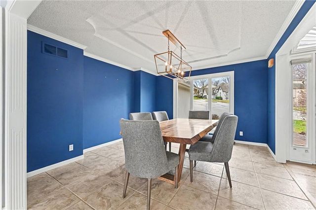 5529 Sleepy Hollow Drive, Parkville, MO 64152