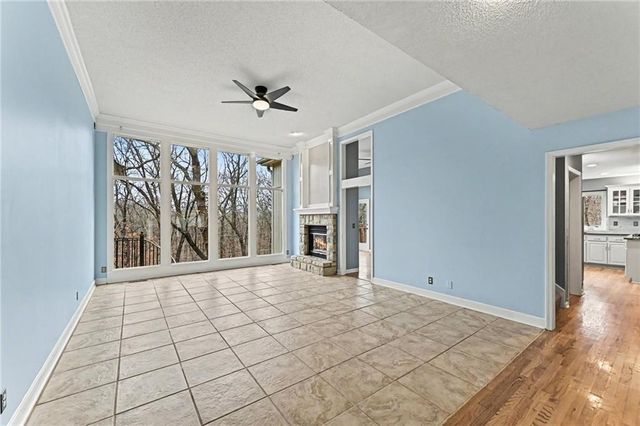 5529 Sleepy Hollow Drive, Parkville, MO 64152