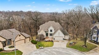 5529 Sleepy Hollow Drive, Parkville, MO 64152