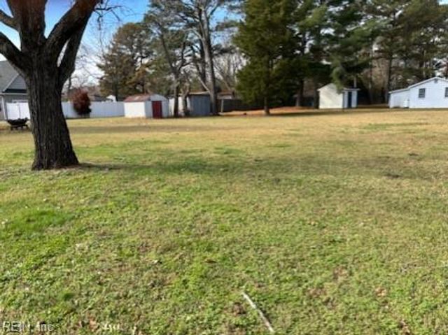 6936 Fields Landing RD, Hayes, VA 23072