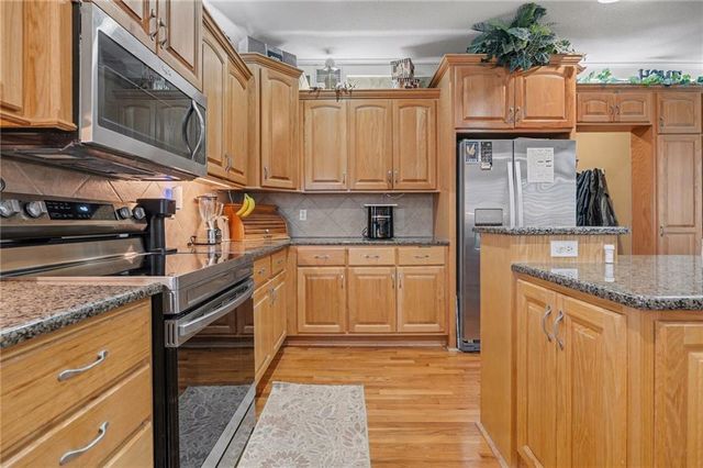 23518 W 72nd Terrace, Shawnee, KS 66227