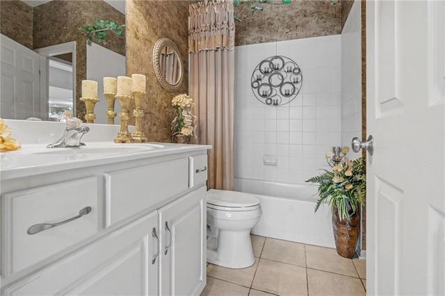 23518 W 72nd Terrace, Shawnee, KS 66227