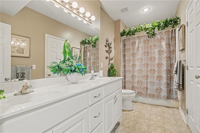 23518 W 72nd Terrace, Shawnee, KS 66227