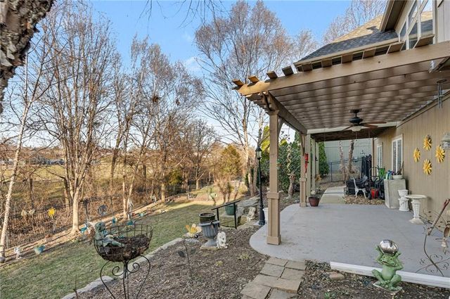 23518 W 72nd Terrace, Shawnee, KS 66227