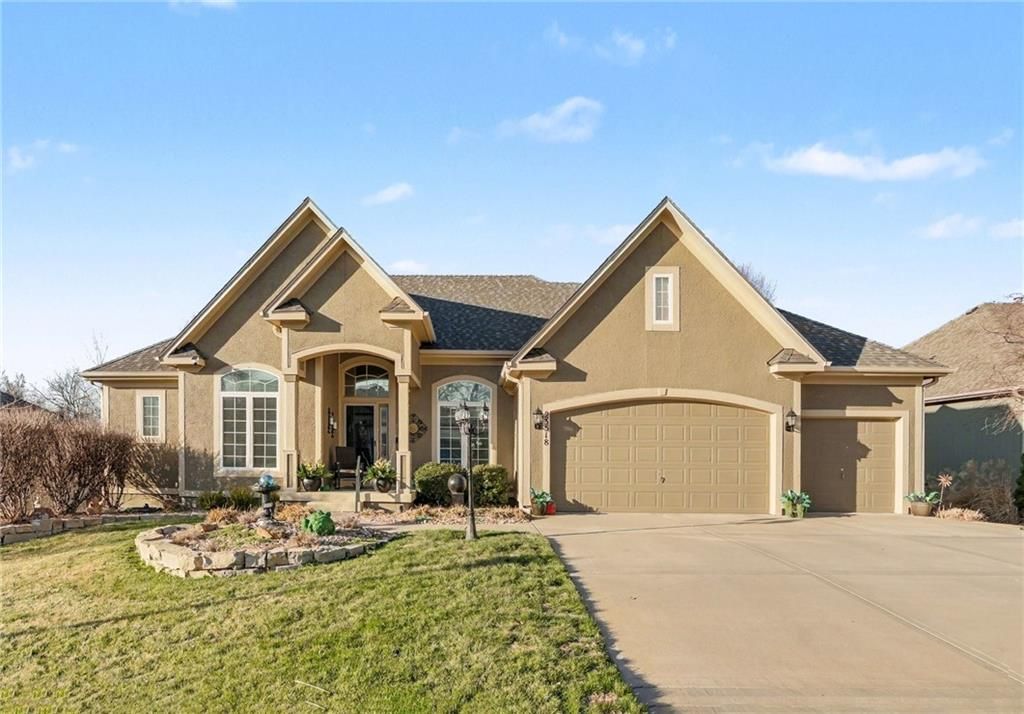 23518 W 72nd Terrace, Shawnee, KS 66227