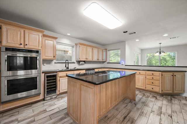 2801 Knotted Oaks Trail, Arlington, TX 76006