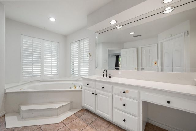 2801 Knotted Oaks Trail, Arlington, TX 76006