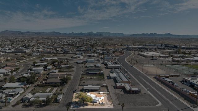 1270 Agate Avenue, Bullhead City, AZ 86442