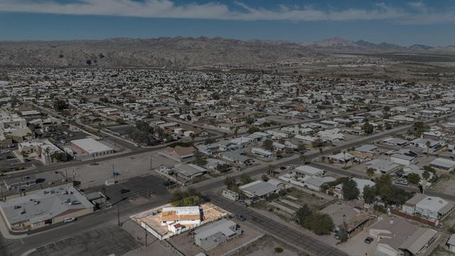 1270 Agate Avenue, Bullhead City, AZ 86442