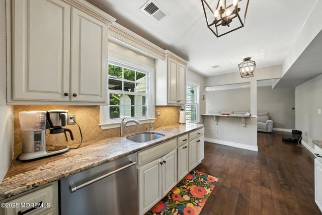 1072 Lake Placid Drive, Toms River, NJ 08753