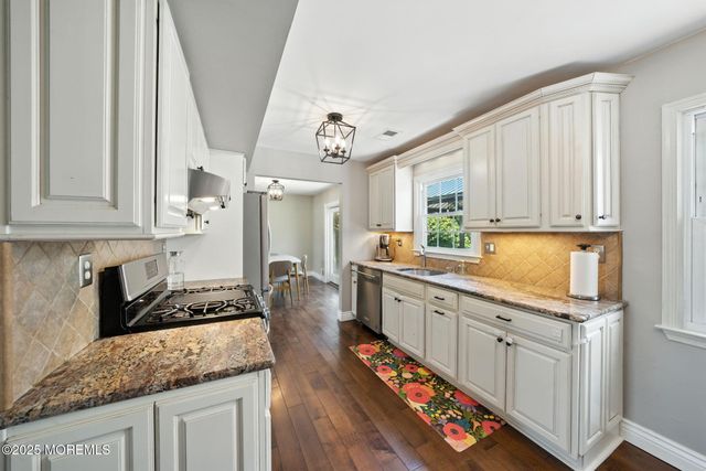 1072 Lake Placid Drive, Toms River, NJ 08753