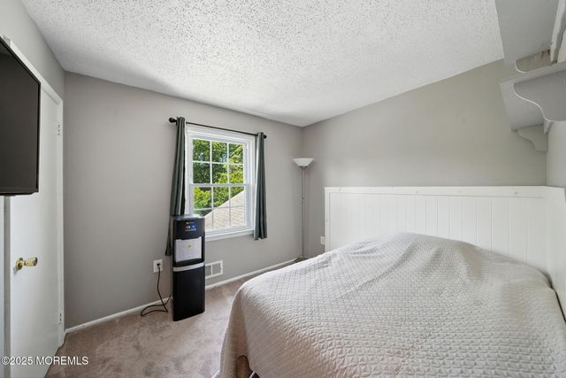 1072 Lake Placid Drive, Toms River, NJ 08753