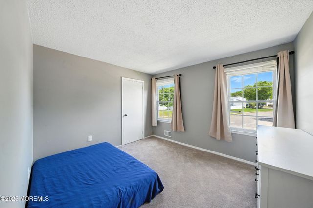 1072 Lake Placid Drive, Toms River, NJ 08753