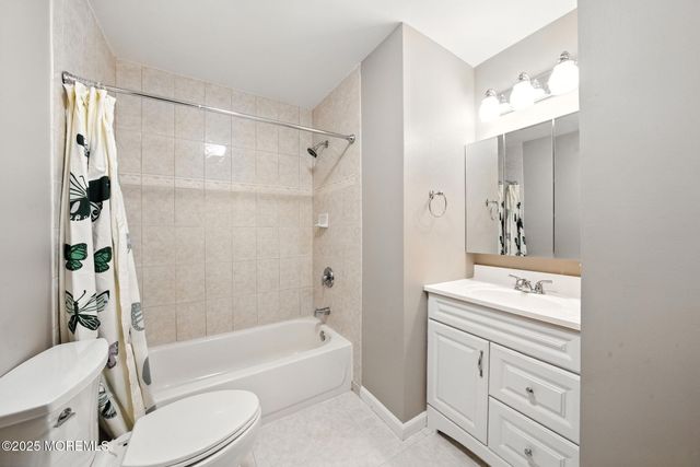 1072 Lake Placid Drive, Toms River, NJ 08753