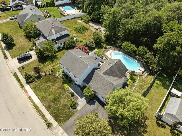 1072 Lake Placid Drive, Toms River, NJ 08753