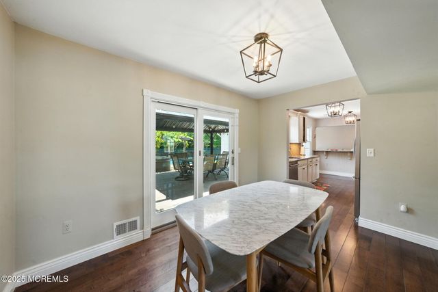 1072 Lake Placid Drive, Toms River, NJ 08753