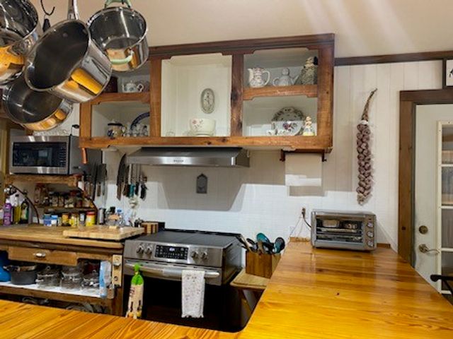 297 Sherwood Dr, Rockport, TX 78382