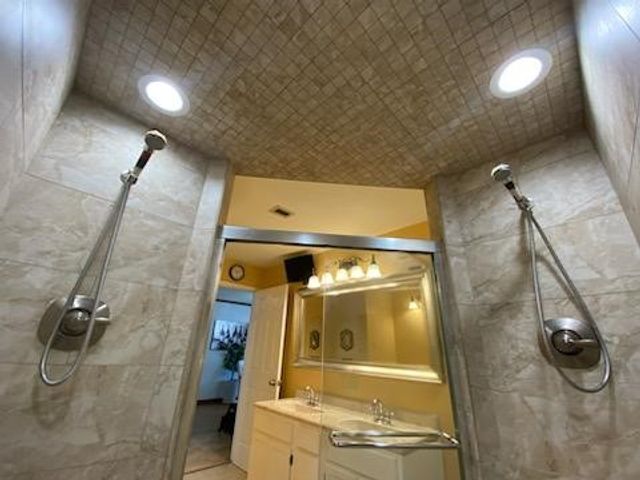 297 Sherwood Dr, Rockport, TX 78382