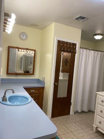 297 Sherwood Dr, Rockport, TX 78382