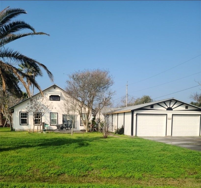 297 Sherwood Dr, Rockport, TX 78382
