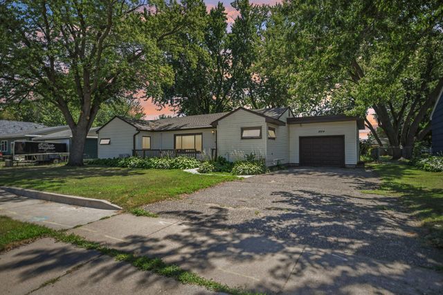 1824 9th Street, White Bear Lake, MN 55110