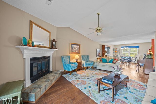 2015 Quail Ridge Road F, Greenville, NC 27858