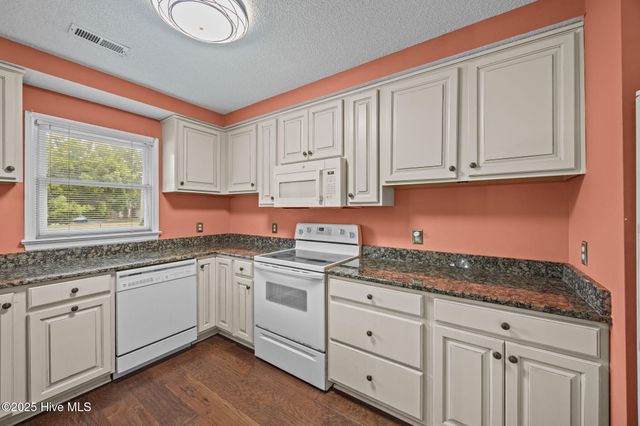2015 Quail Ridge Road F, Greenville, NC 27858