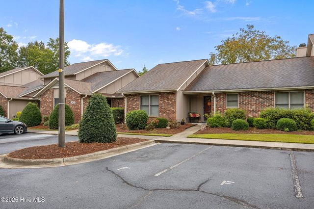 2015 Quail Ridge Road F, Greenville, NC 27858