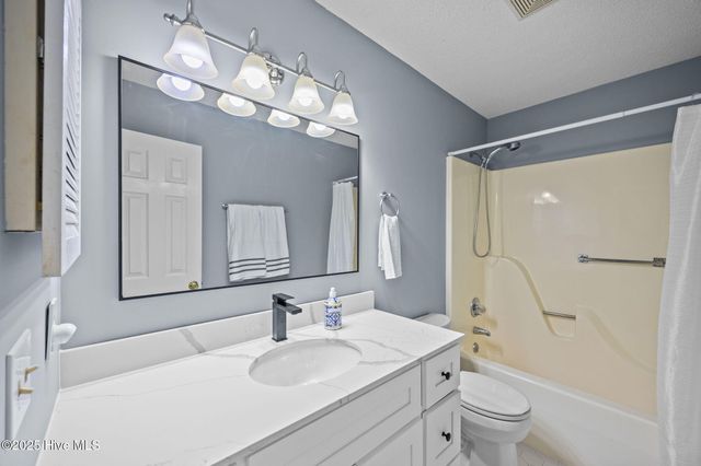 2015 Quail Ridge Road F, Greenville, NC 27858
