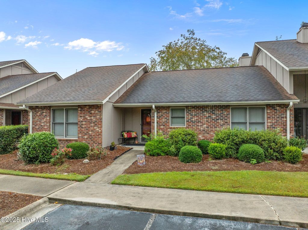 2015 Quail Ridge Road F, Greenville, NC 27858