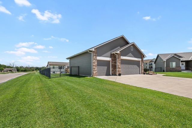 10567 W Sondra Ct, Maize, KS 67101