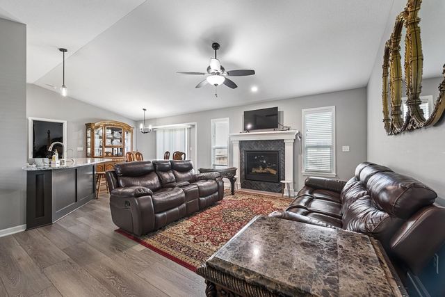 10567 W Sondra Ct, Maize, KS 67101
