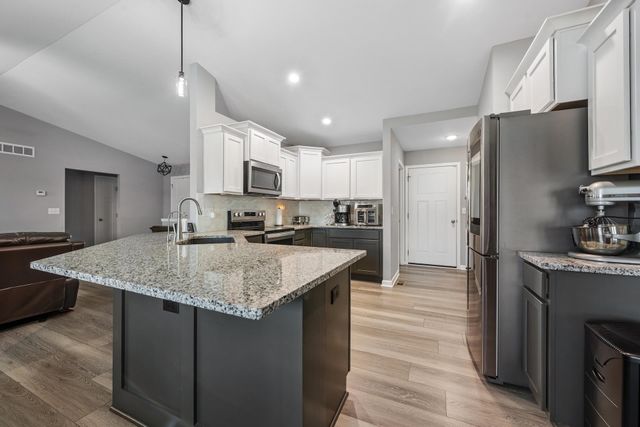 10567 W Sondra Ct, Maize, KS 67101