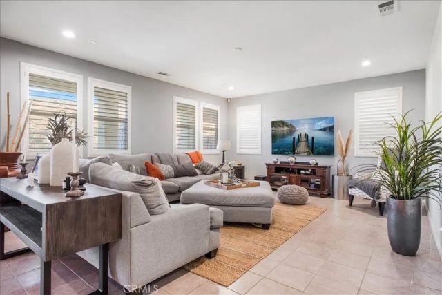 27323 Ardella Place, Saugus, CA 91350