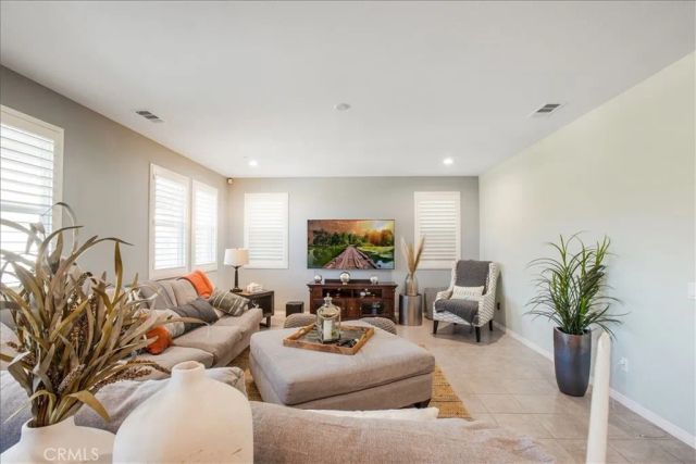 27323 Ardella Place, Saugus, CA 91350