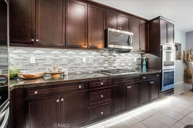 27323 Ardella Place, Saugus, CA 91350