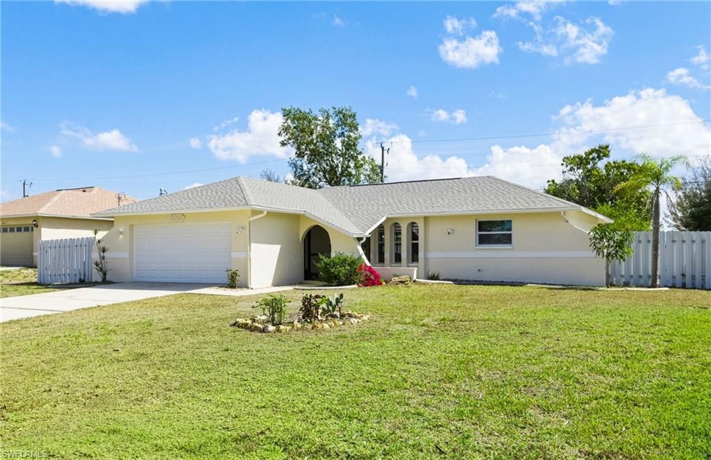 Image 1 of property listing at 3019 SW 14th CT, Cape Coral, FL 33914