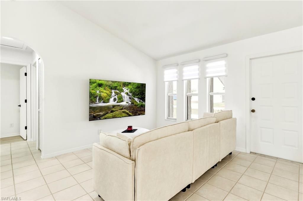 Image 13 of property listing at 3019 SW 14th CT, Cape Coral, FL 33914