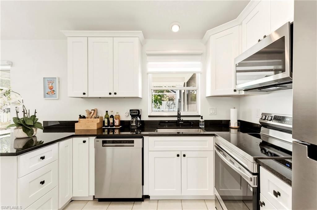 Image 18 of property listing at 3019 SW 14th CT, Cape Coral, FL 33914