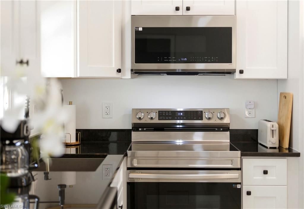 Image 20 of property listing at 3019 SW 14th CT, Cape Coral, FL 33914