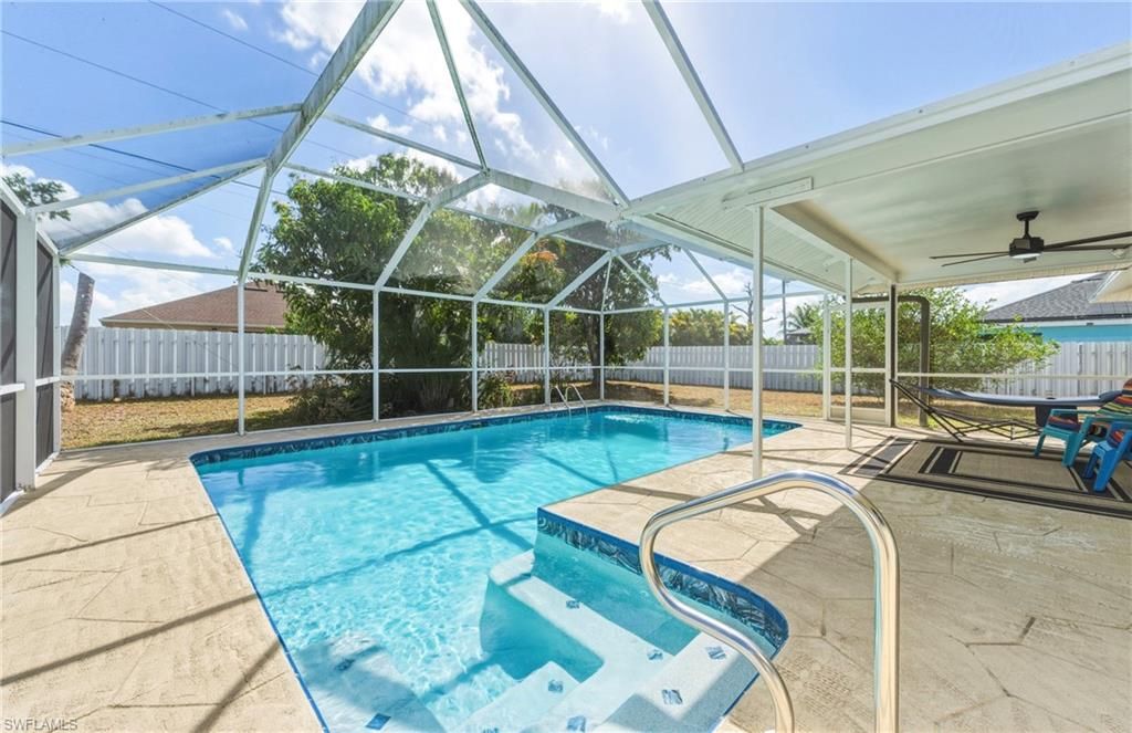 Image 4 of property listing at 3019 SW 14th CT, Cape Coral, FL 33914