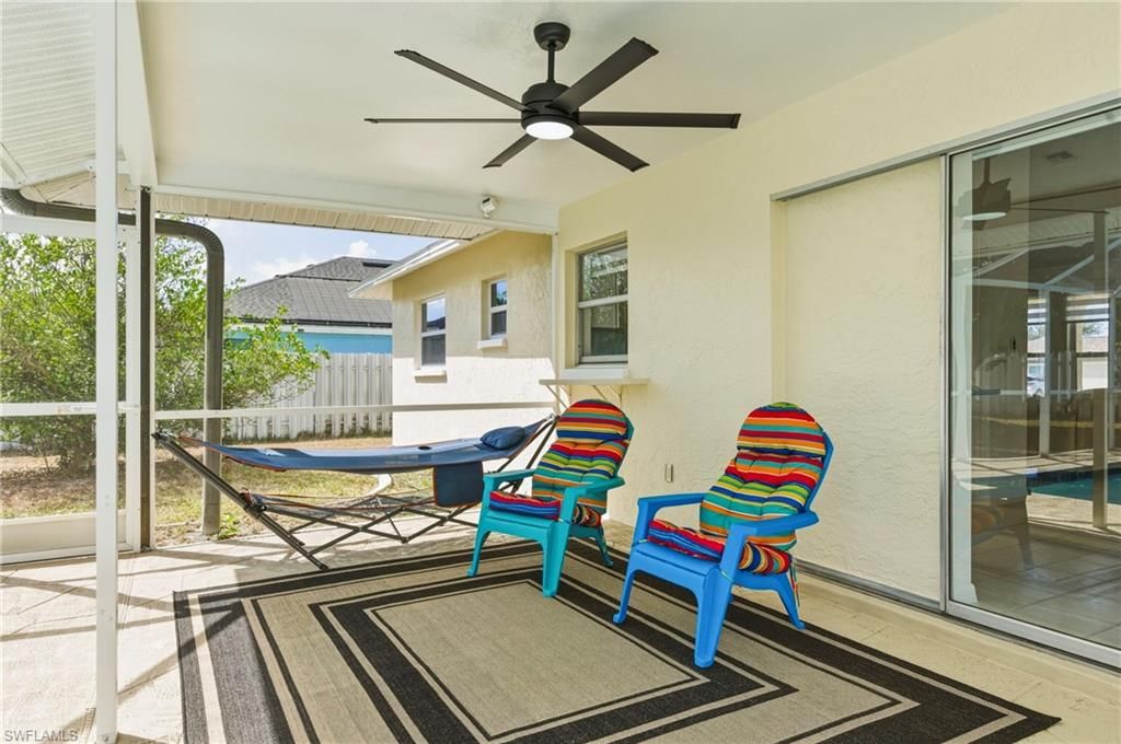 Image 9 of property listing at 3019 SW 14th CT, Cape Coral, FL 33914