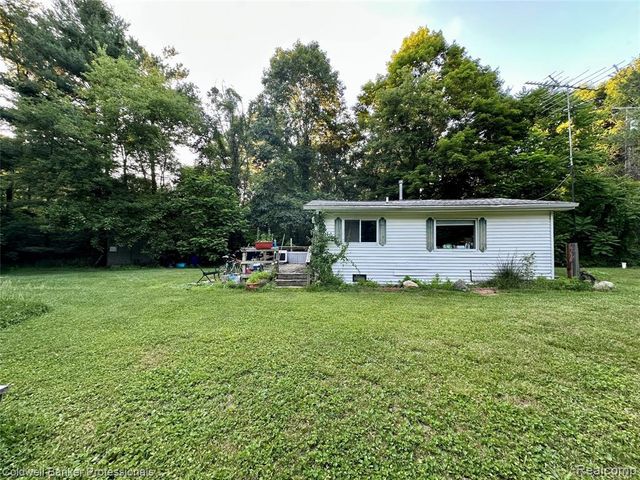 975 Boshaw Drive, Attica, MI 48412