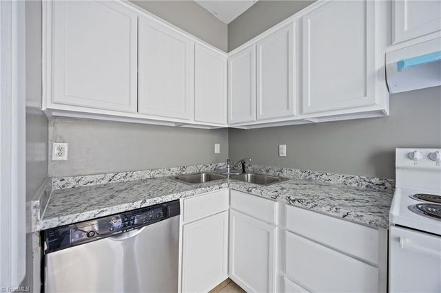 2817 N OHenry Boulevard G, Greensboro, NC 27405