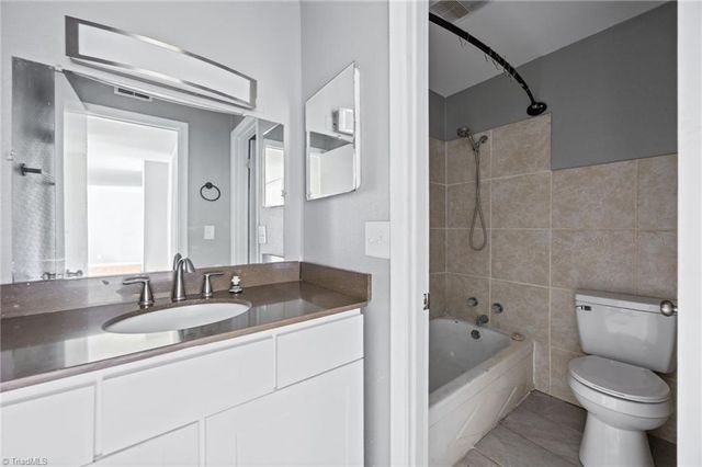 2817 N OHenry Boulevard G, Greensboro, NC 27405